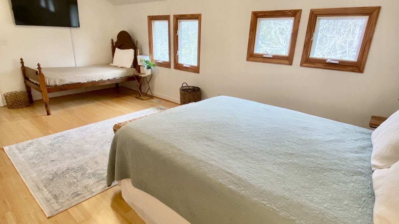 Photo of Bedroom in Morehead City