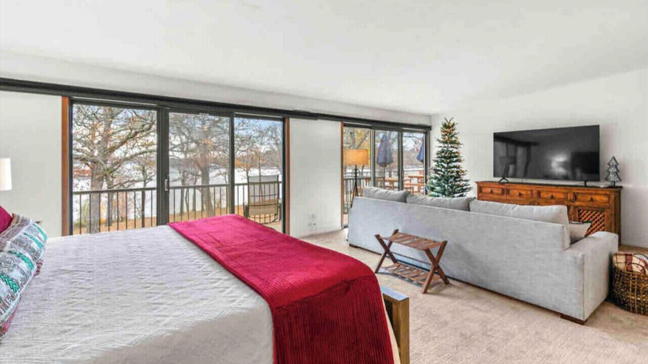 Photo of Bedroom in Kimberling City