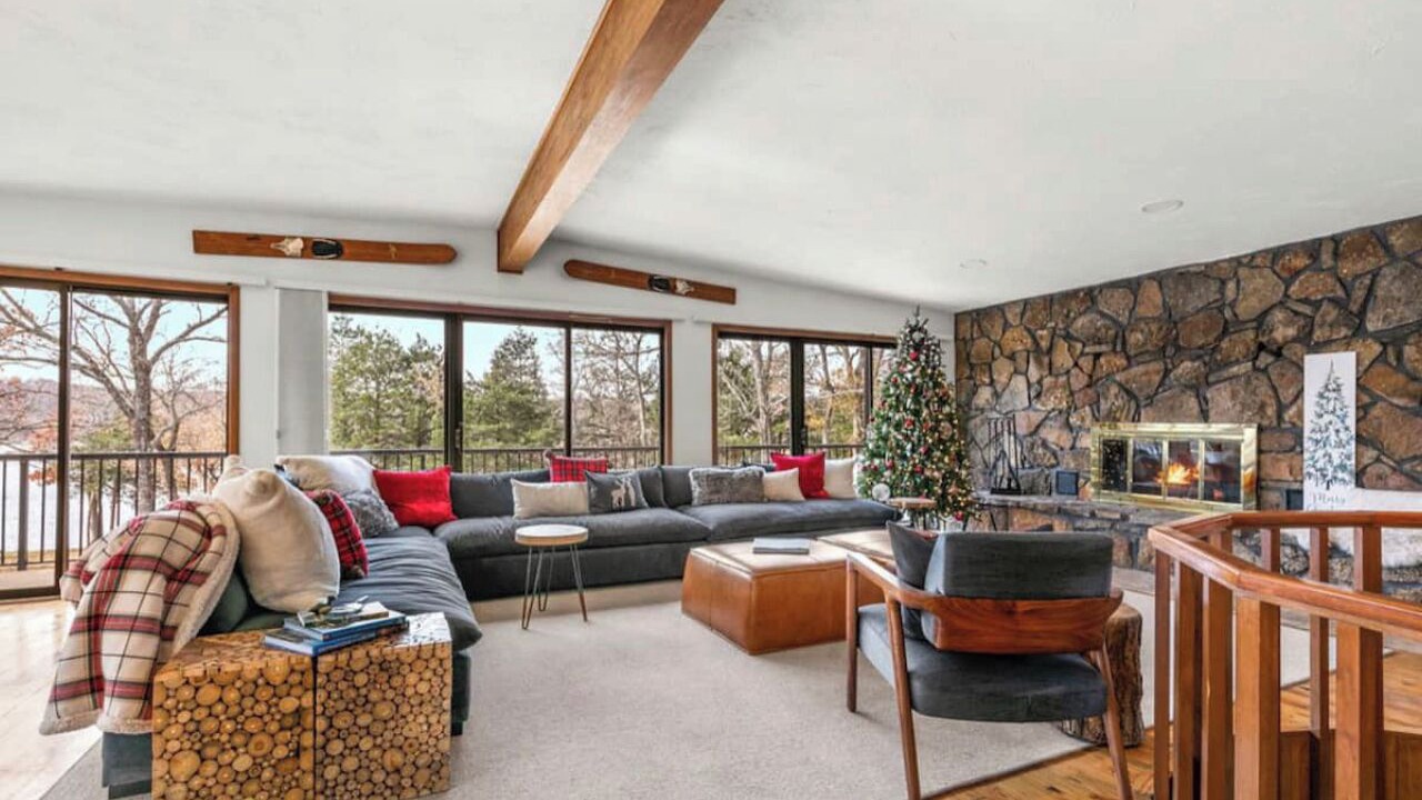 Photo of Livingroom in Kimberling City