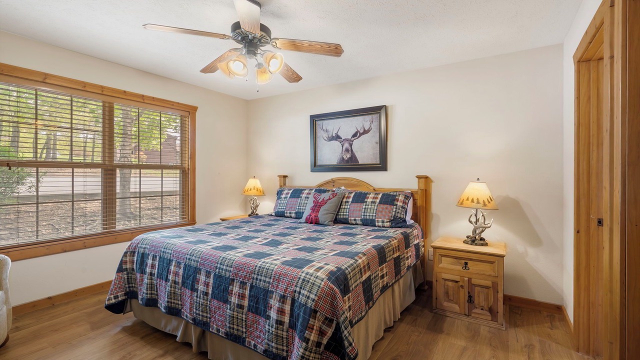 Photo of Bedroom in Reeds Spring