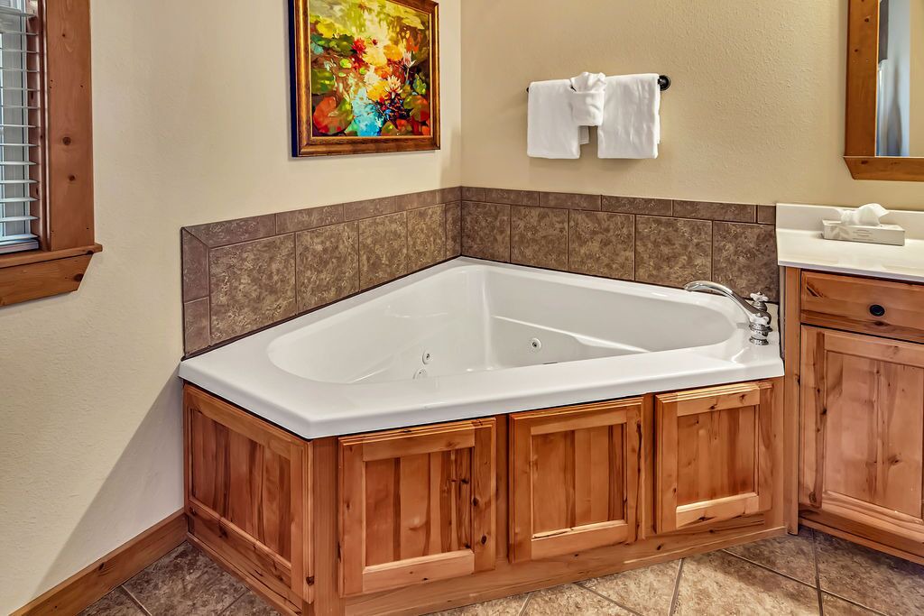 Photo of Bathroom in Reeds Spring