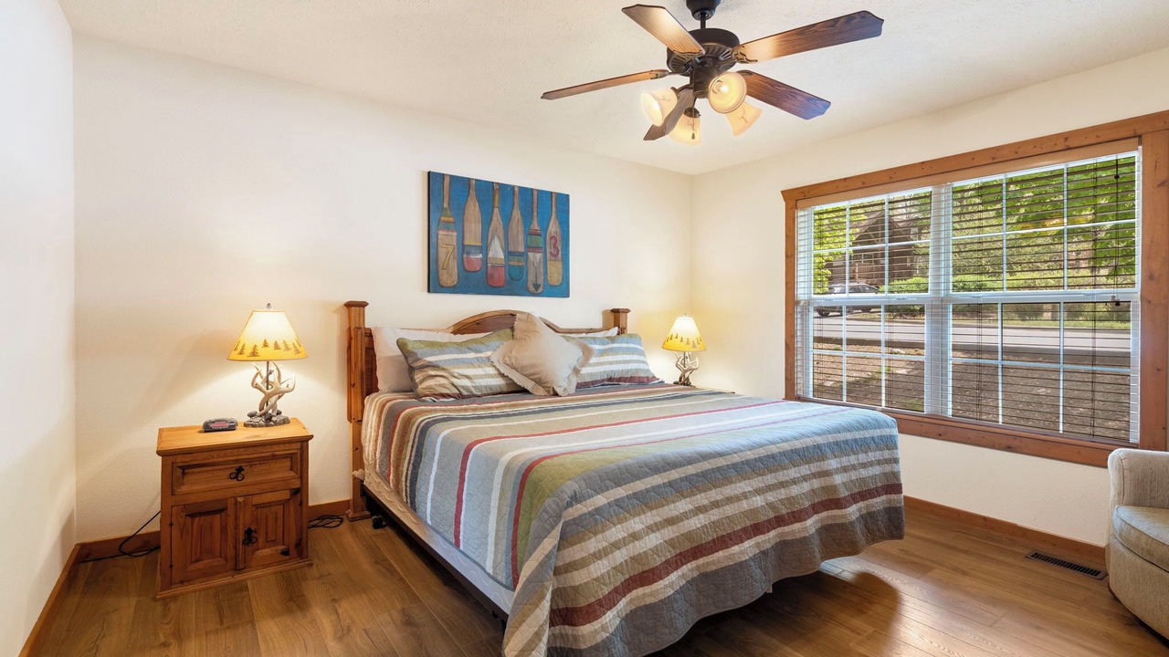 Photo of Bedroom in Reeds Spring