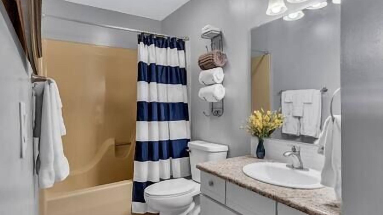 Photo of Bathroom in Table Rock
