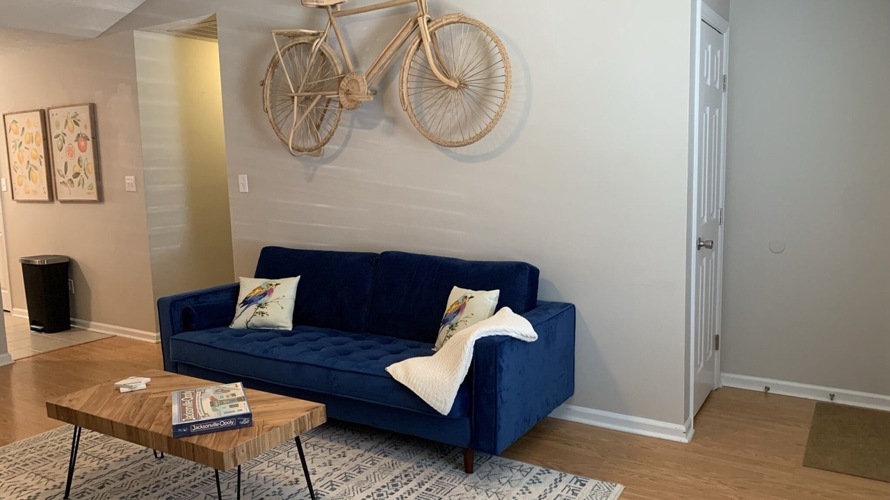 Photo of Livingroom in McCutcheon Field