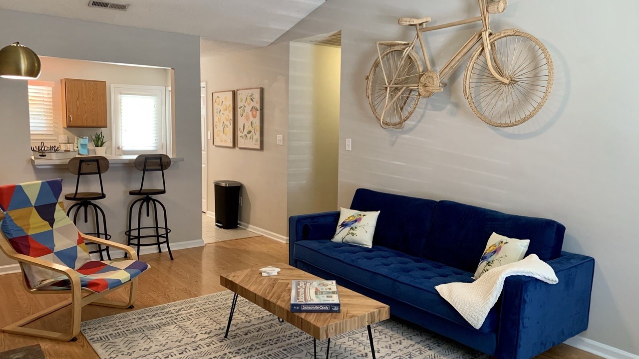 Photo of Livingroom in McCutcheon Field