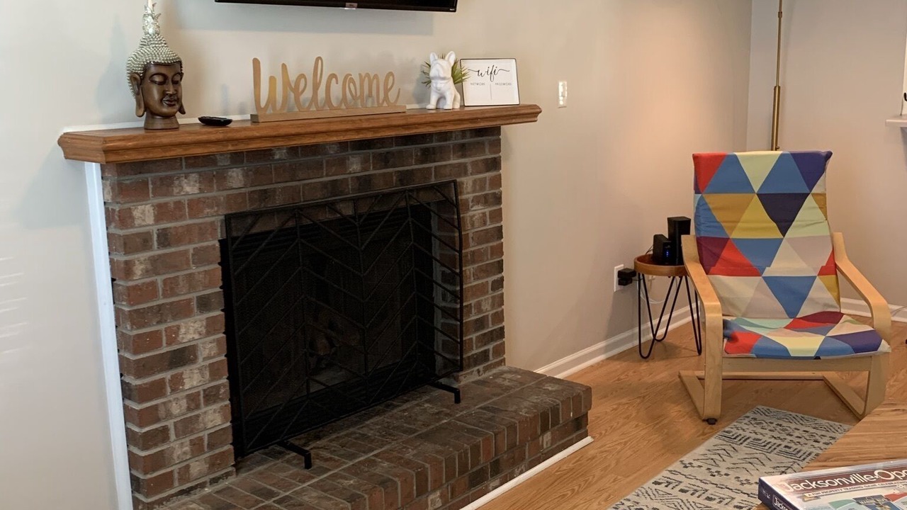 Photo of Livingroom in McCutcheon Field