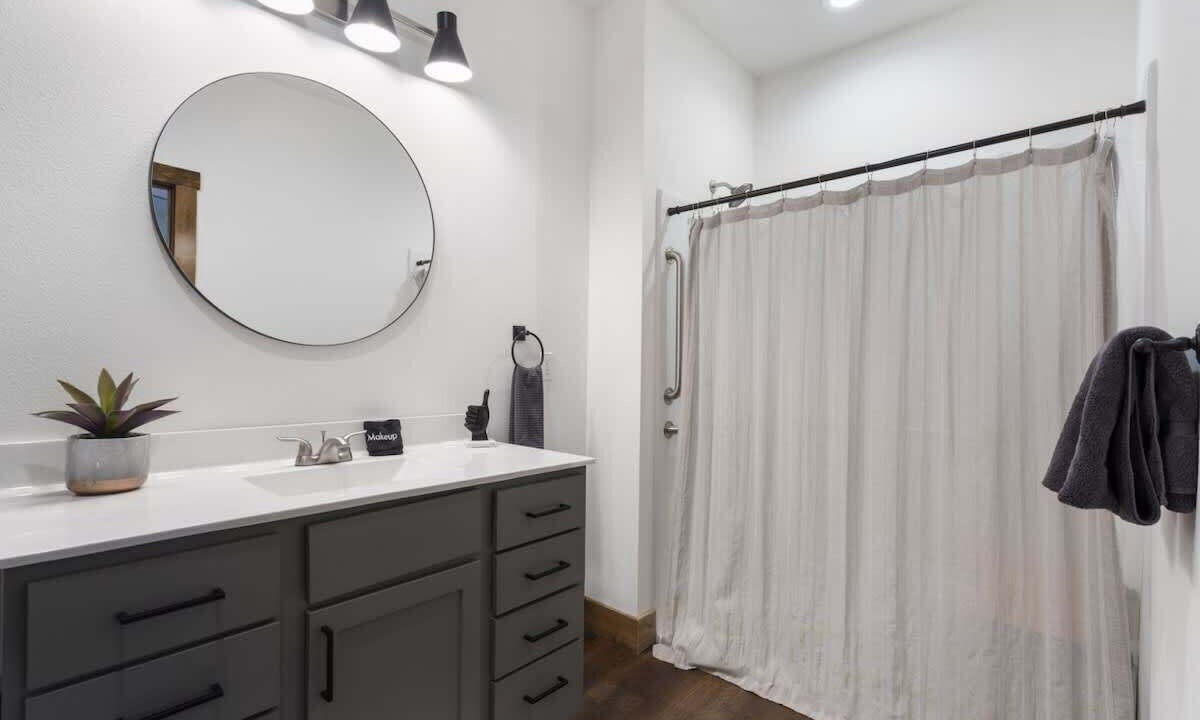 Photo of Bathroom in Hollister