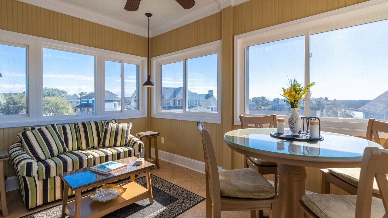Photo of Bedroom in Manteo