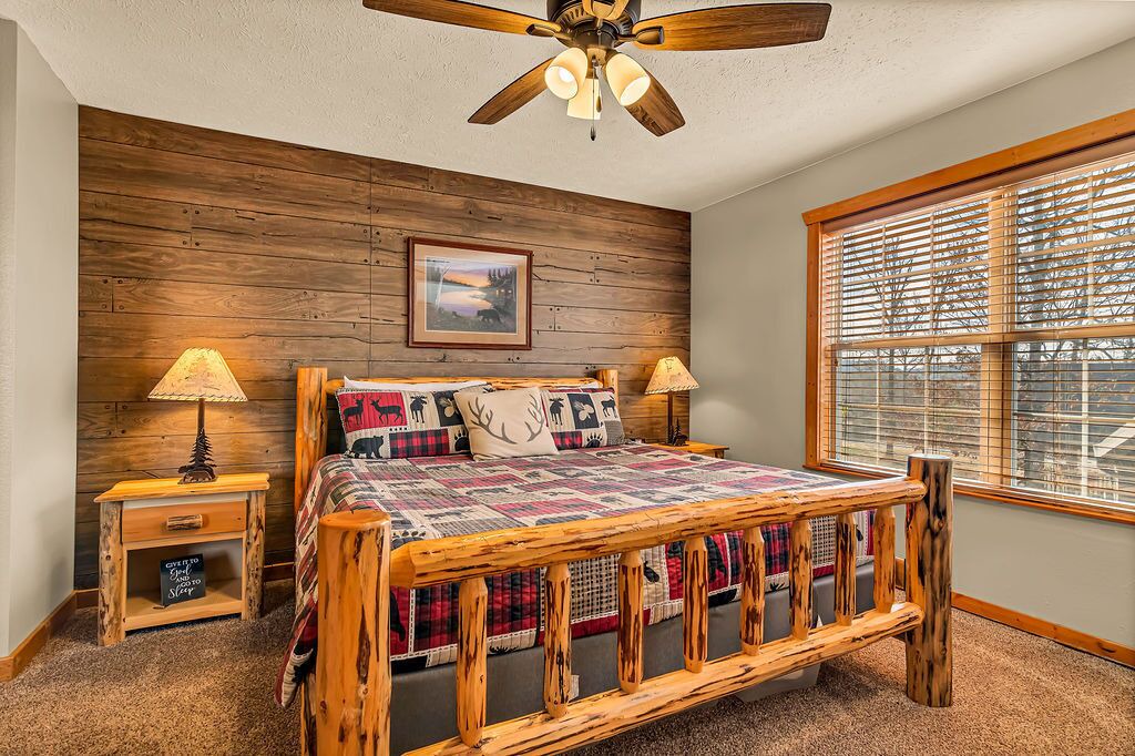 Photo of Bedroom in Reeds Spring