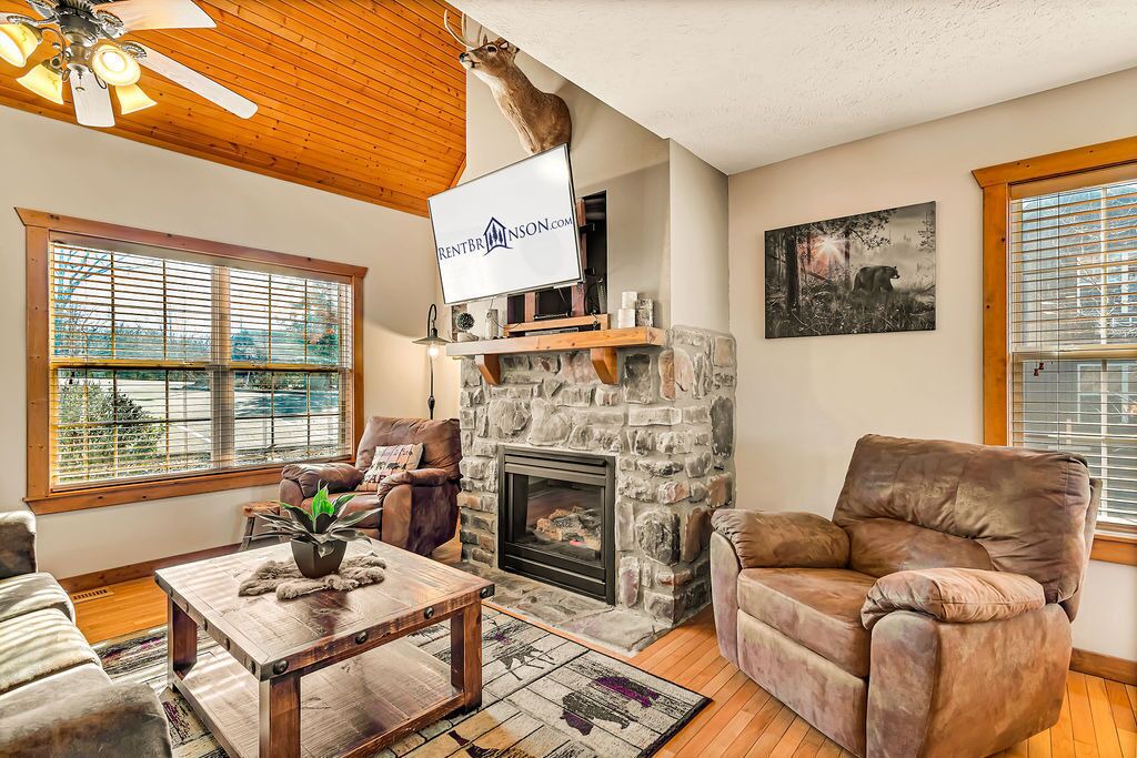 Photo of Livingroom in Reeds Spring