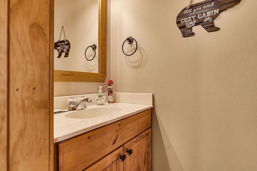 Photo of Bathroom in Reeds Spring
