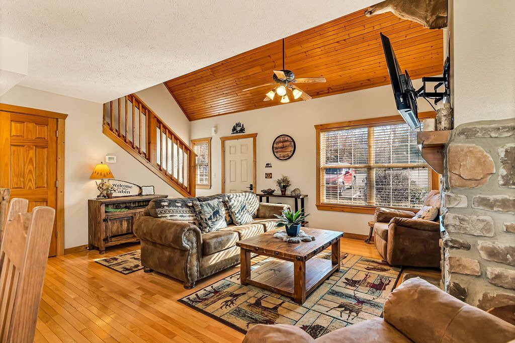 Photo of Livingroom in Reeds Spring