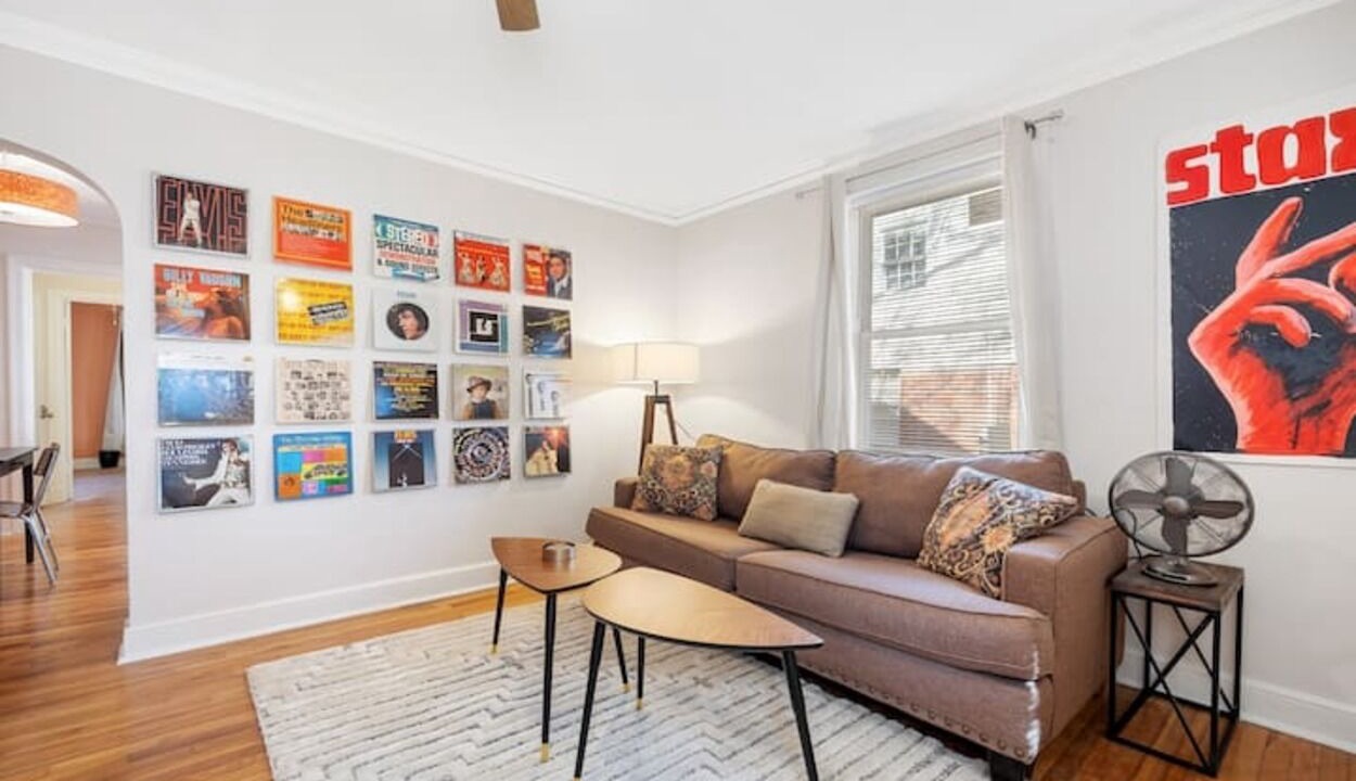 Photo of Livingroom in East Memphis
