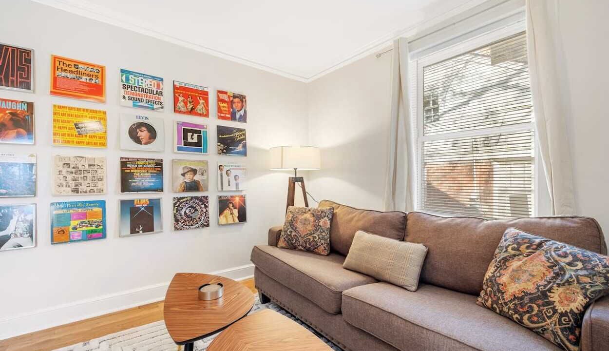 Photo of Livingroom in East Memphis