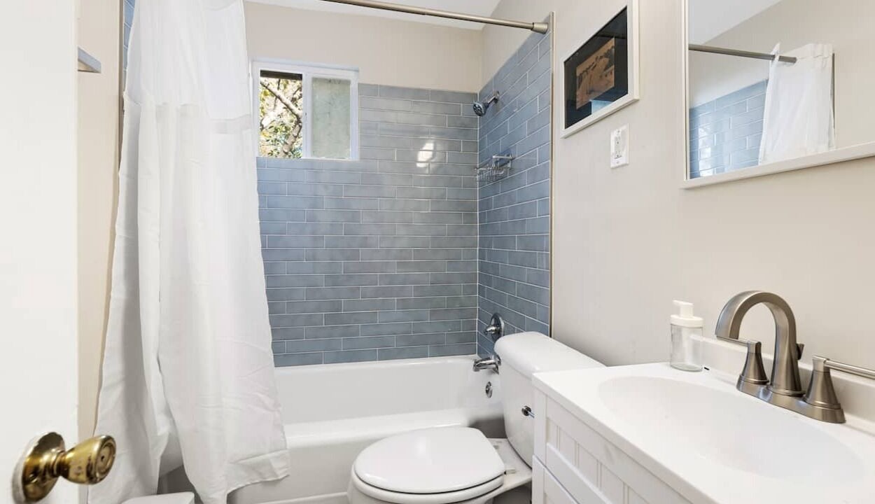 Photo of Bathroom in East Memphis