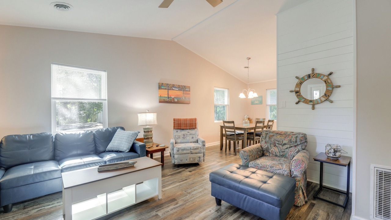 Photo of Livingroom in Emerald Isle