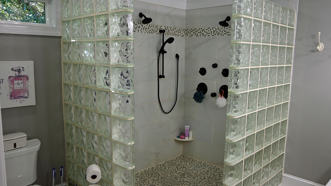 Photo of Bathroom in Emerald Isle