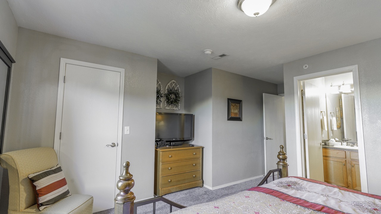Photo of Bedroom in Branson