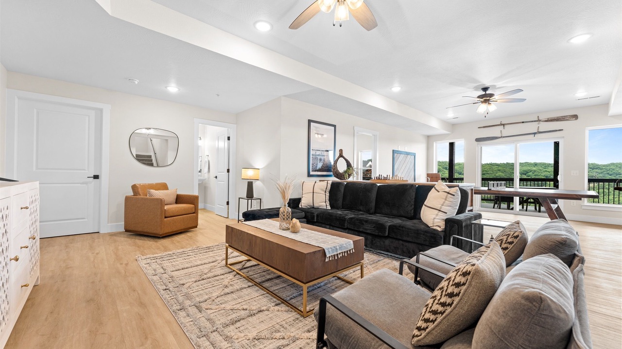 Photo of Livingroom in Hollister