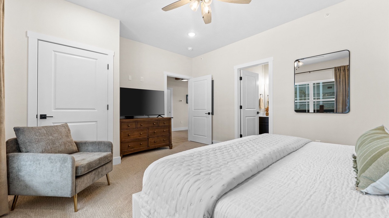 Photo of Bedroom in Hollister