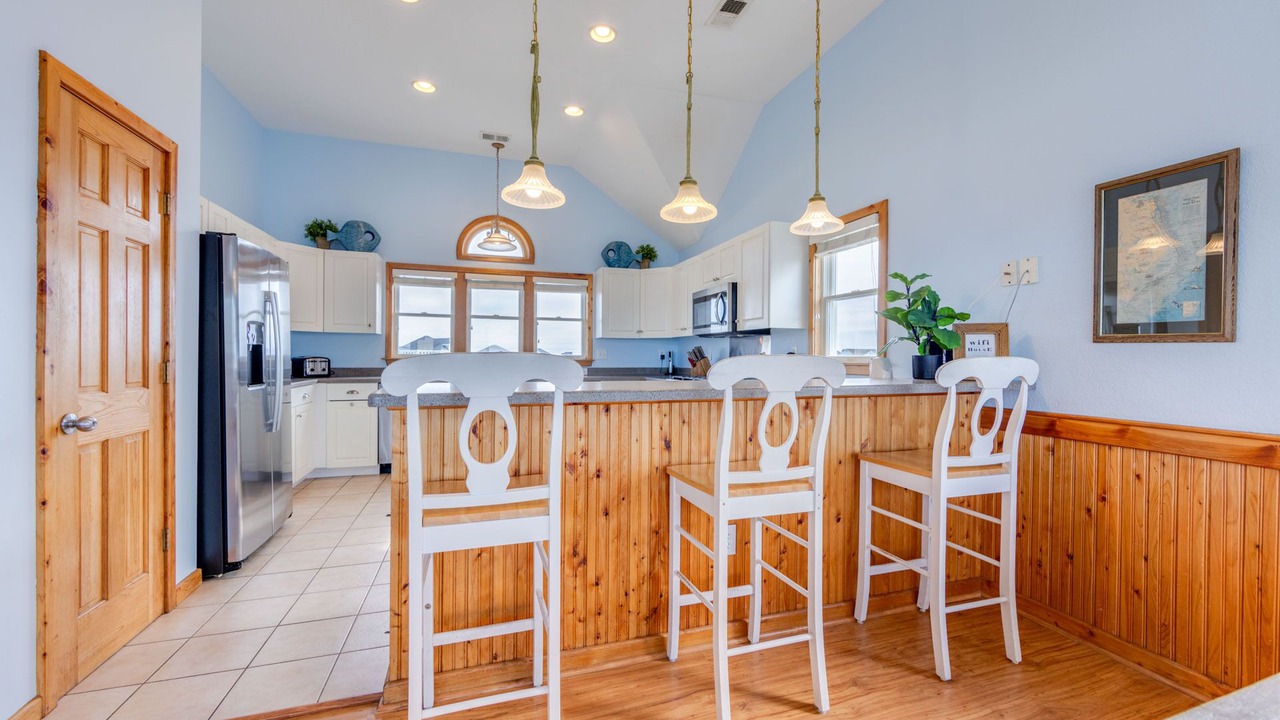 Photo of Kitchen in Wind Over Waves