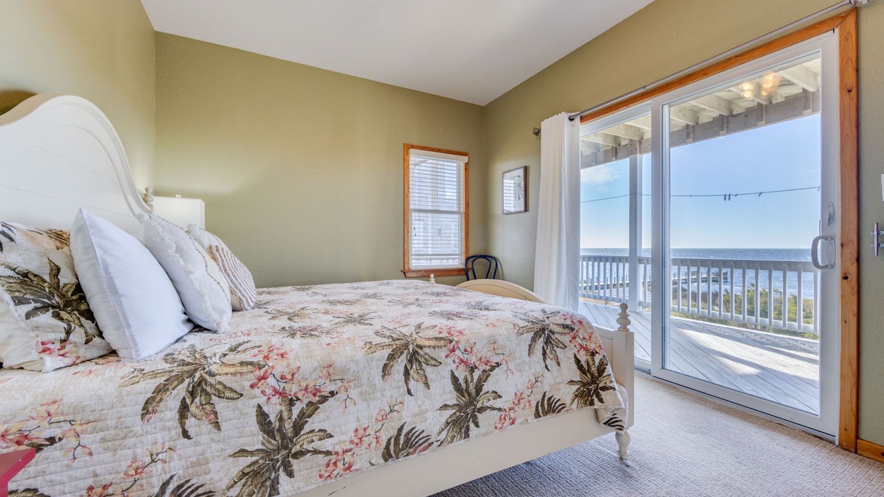 Photo of Bedroom in Wind Over Waves