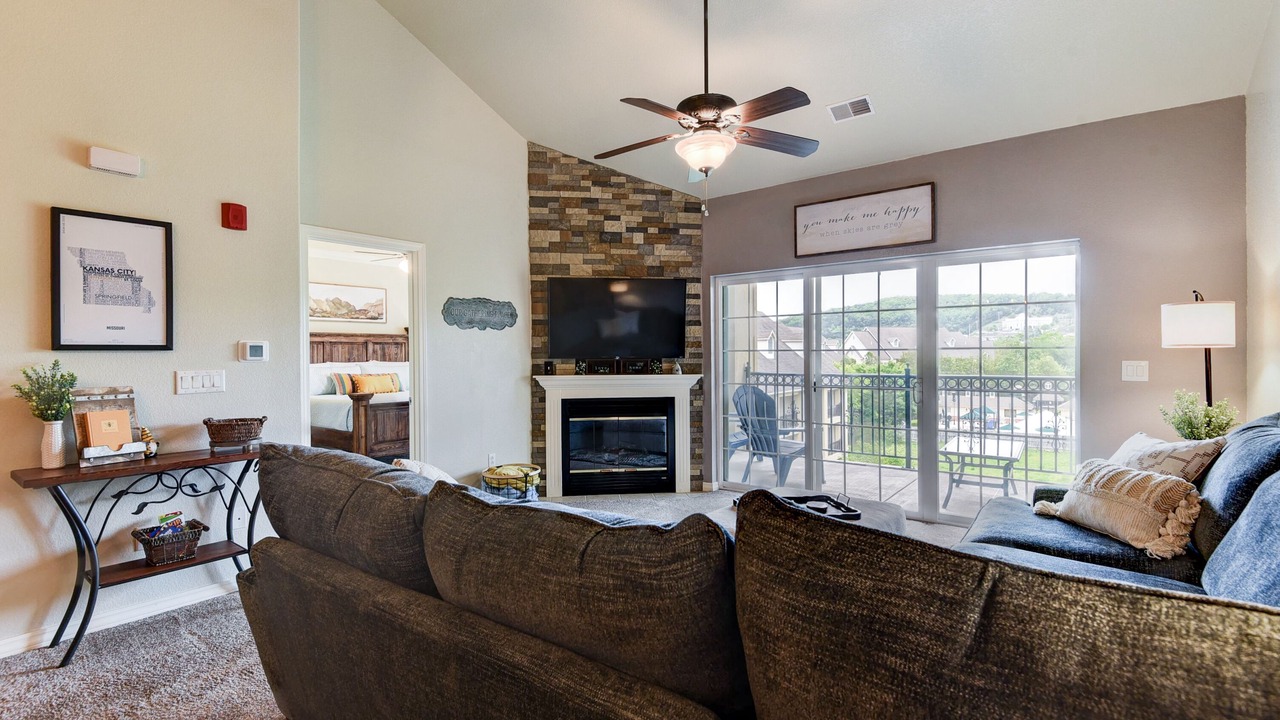 Photo of Livingroom in Branson Theater District