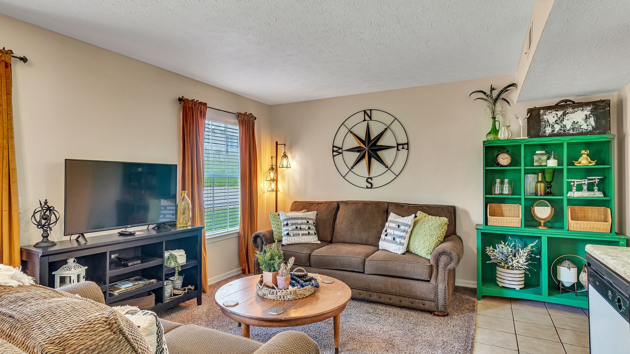 Photo of Livingroom in Hollister