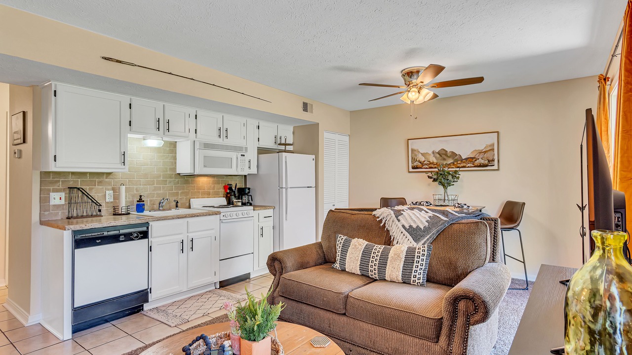Photo of Livingroom in Hollister