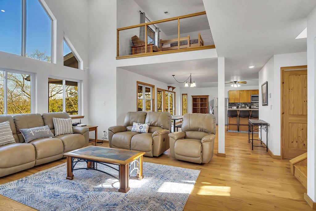 Photo of Livingroom in Blue Eye