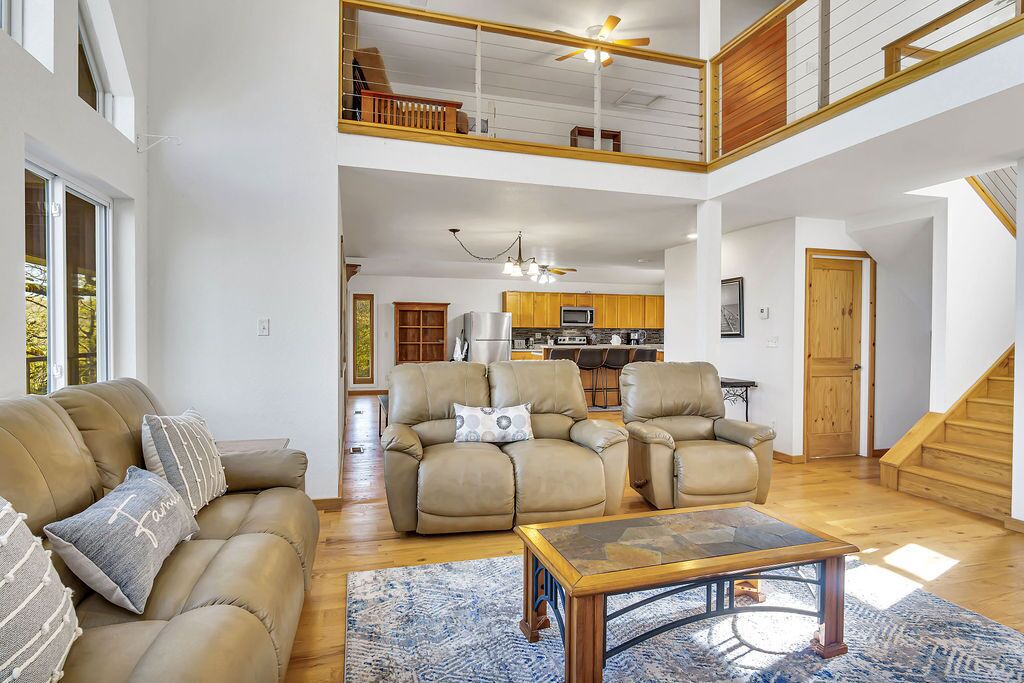 Photo of Livingroom in Blue Eye