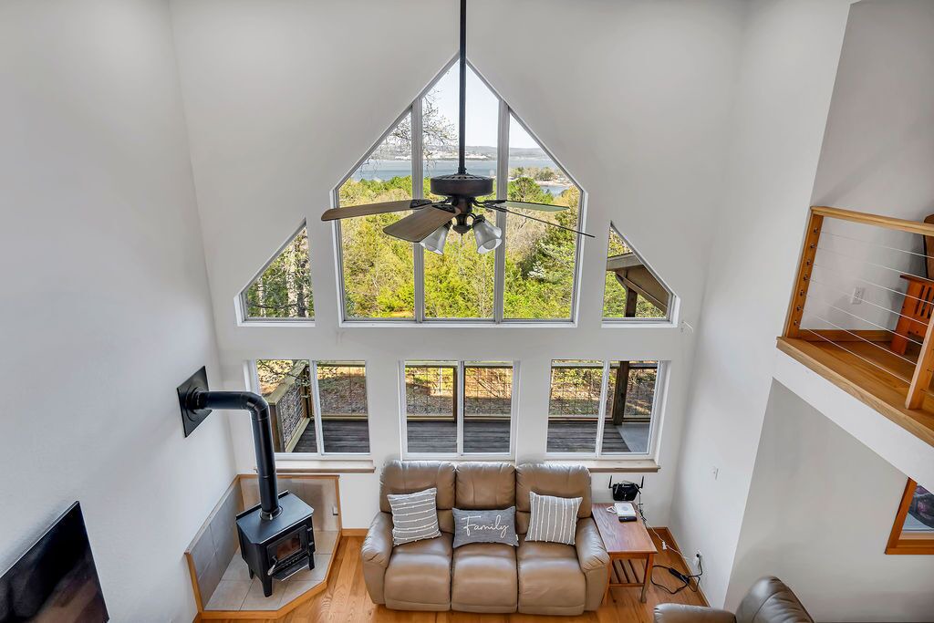 Photo of Livingroom in Blue Eye