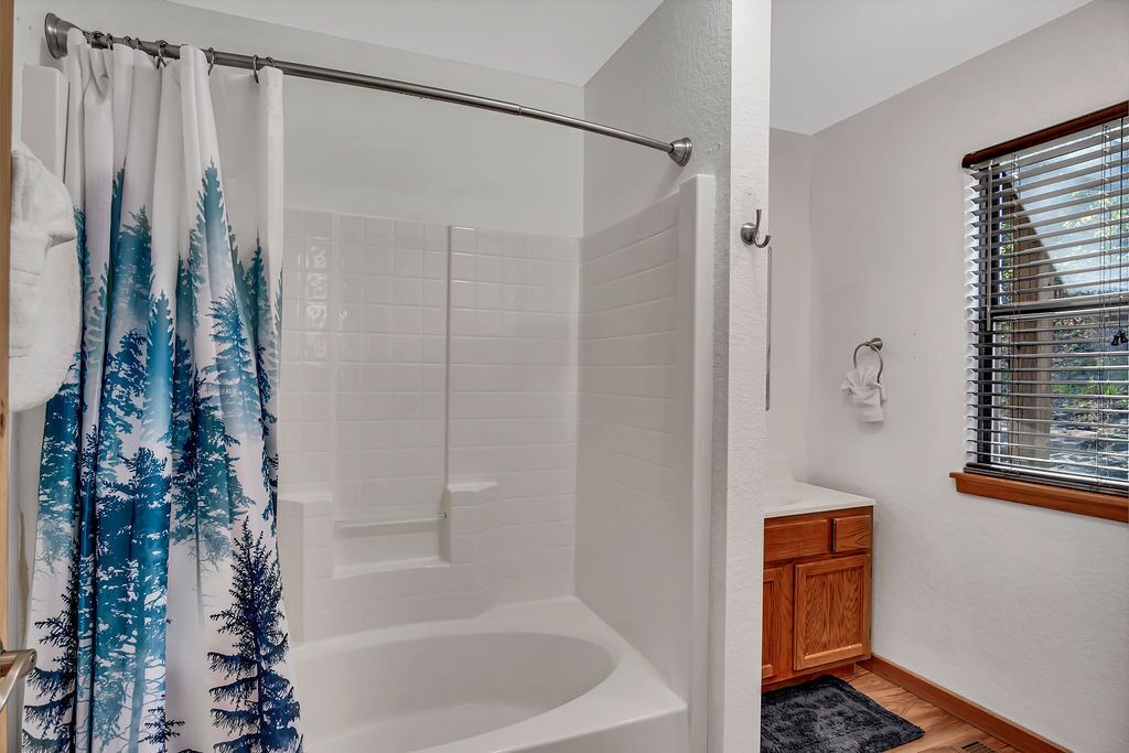 Photo of Bathroom in Blue Eye