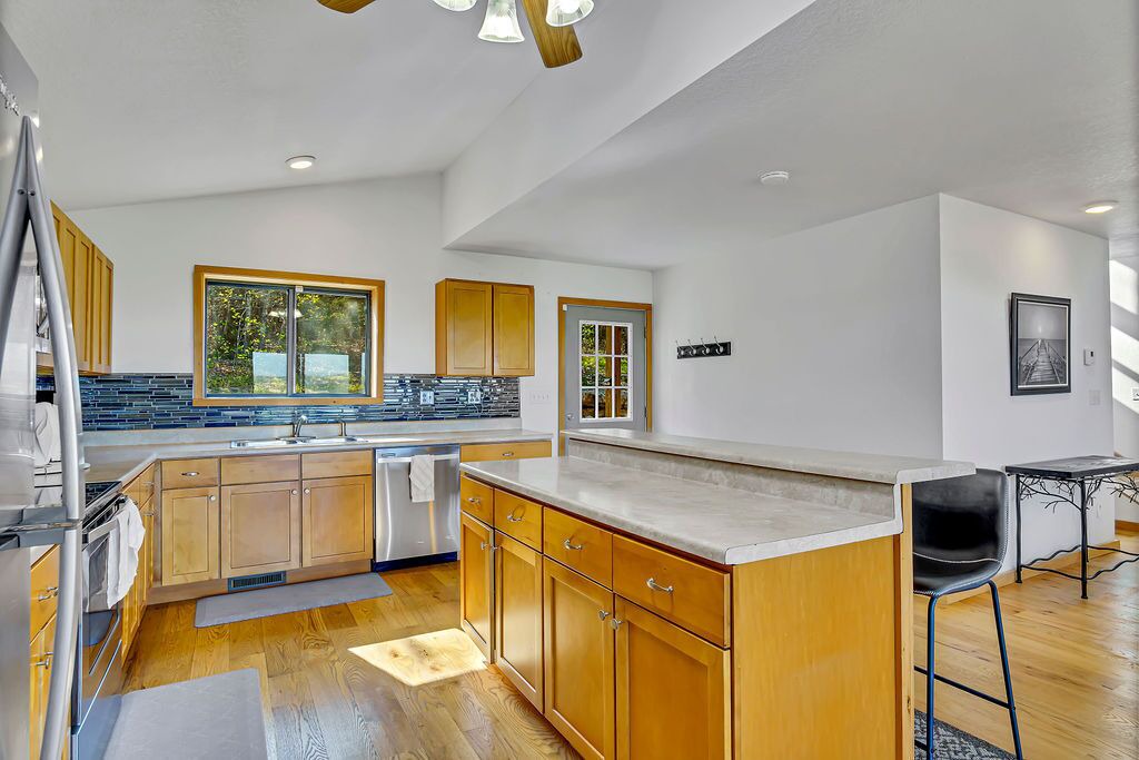 Photo of Kitchen in Blue Eye