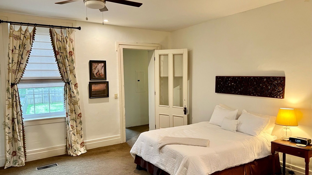 Photo of Bedroom in Downtown