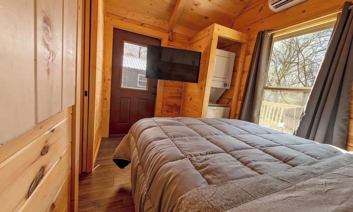 Photo of Bedroom in Lookout Valley Neighborhood Association