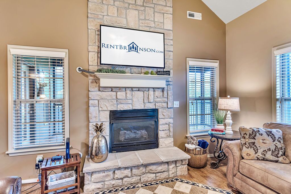 Photo of Livingroom in Branson West