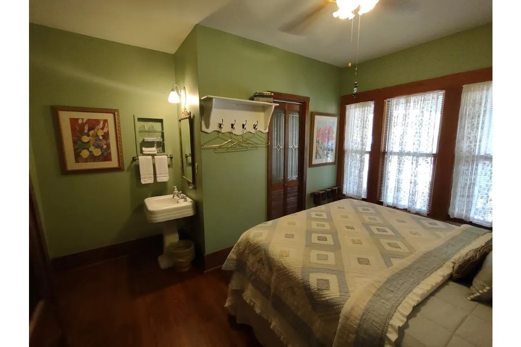 Photo of Bedroom in Hardy