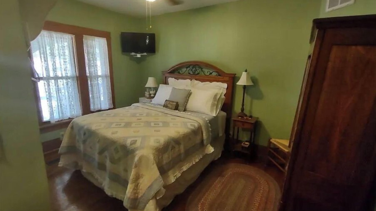 Photo of Bedroom in Hardy
