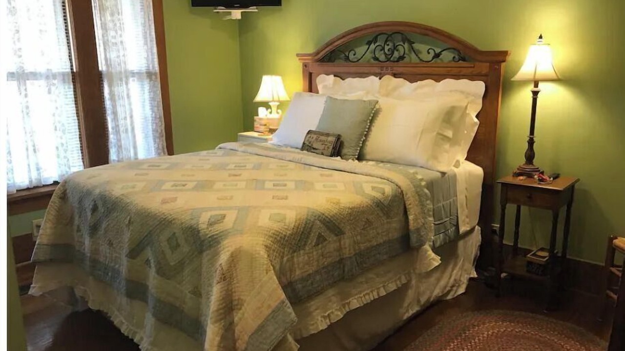 Photo of Bedroom in Hardy
