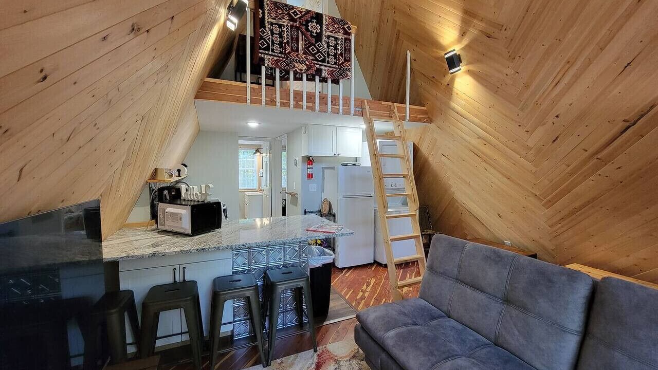 Photo of Livingroom in Jeffersonville