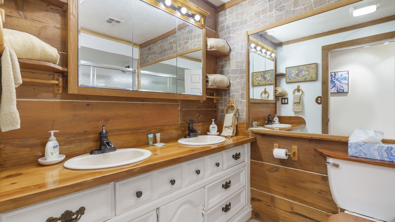 Photo of Bathroom in Kirbyville