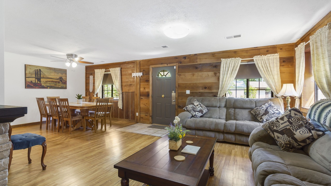 Photo of Bedroom in Kirbyville