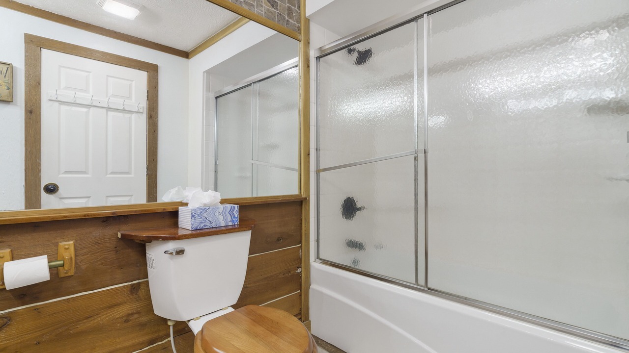 Photo of Bathroom in Kirbyville