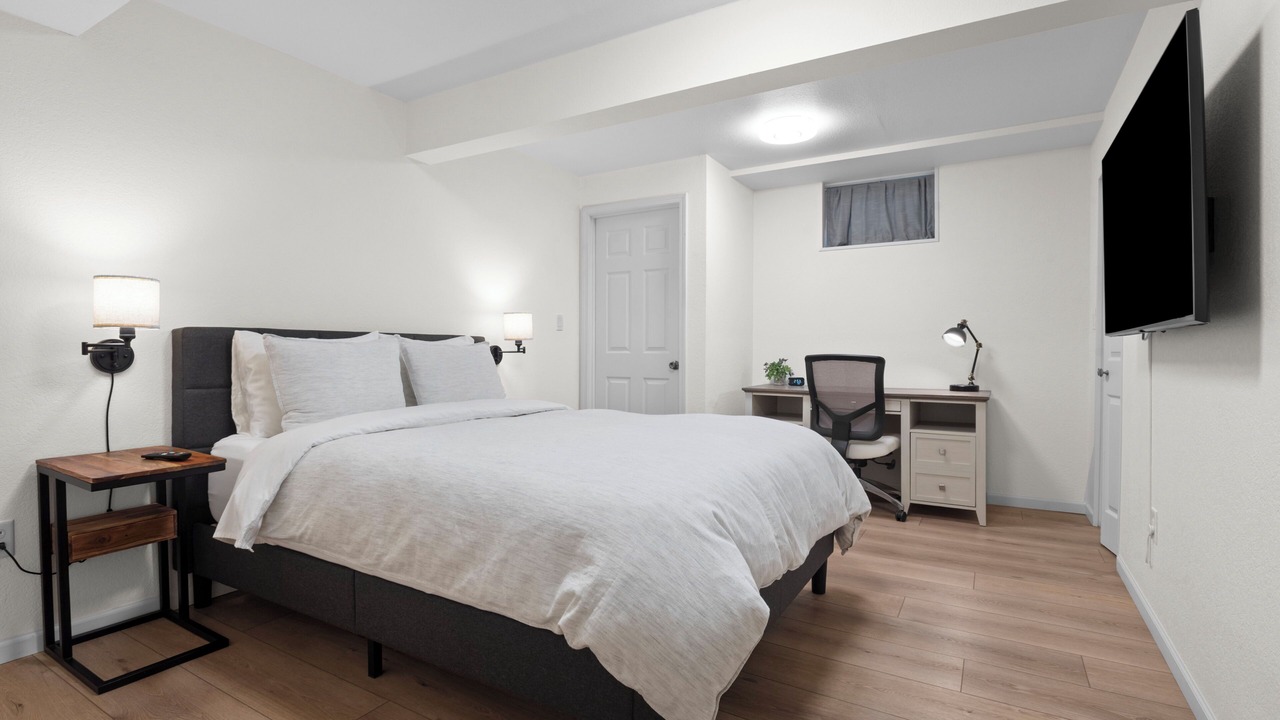 Photo of Bedroom in I-435 West KC-KS
