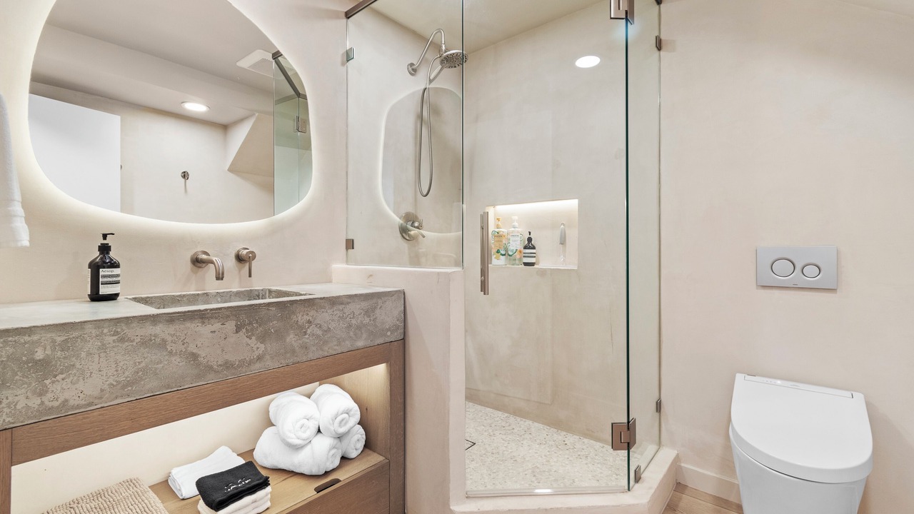Photo of Bathroom in I-435 West KC-KS