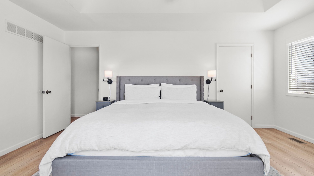 Photo of Bedroom in I-435 West KC-KS