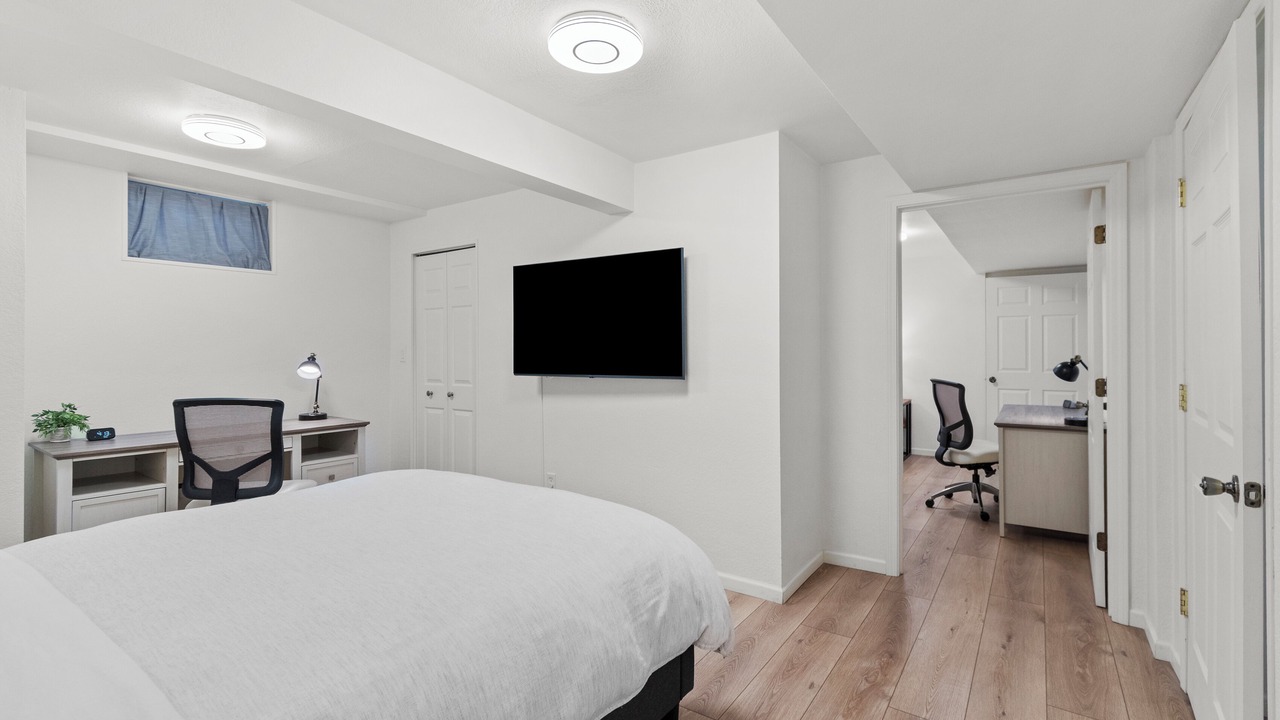 Photo of Bedroom in I-435 West KC-KS