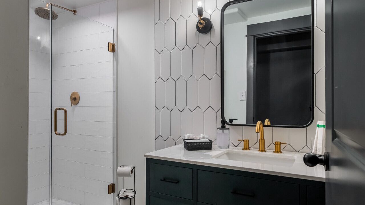 Photo of Bathroom in West Main Historic District