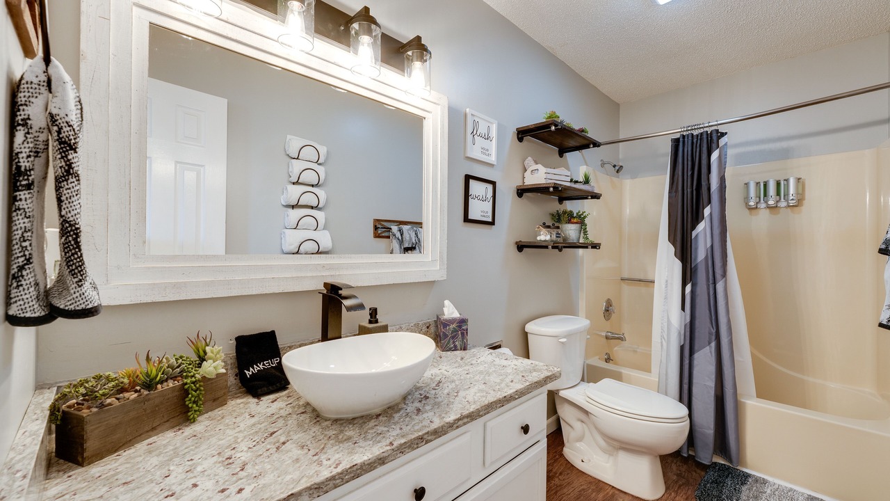 Photo of Bathroom in Notch Estates
